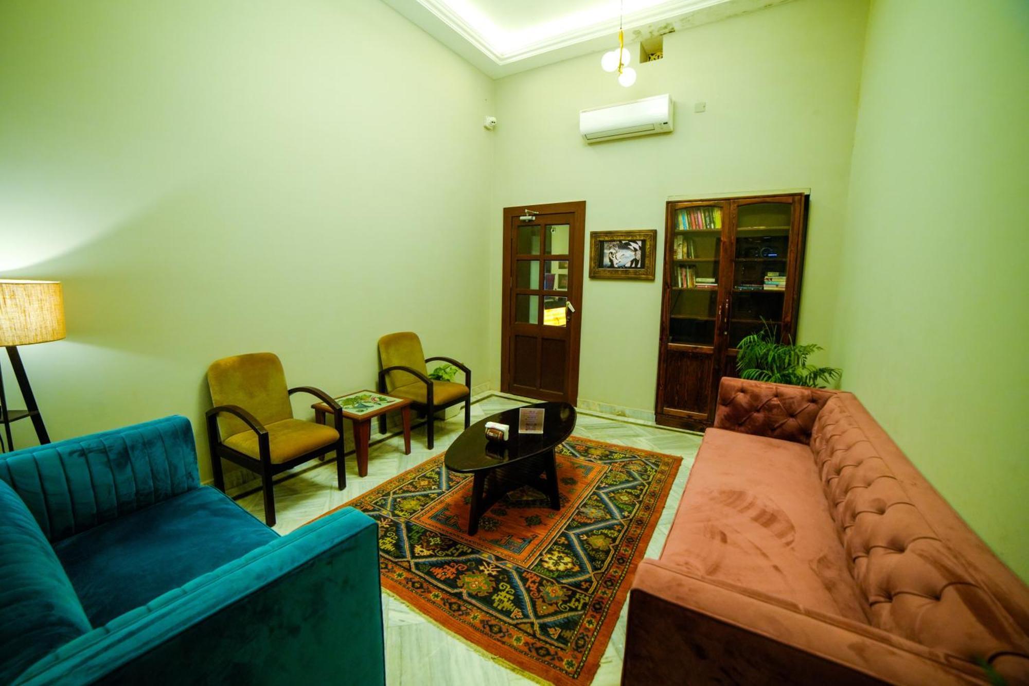 Hotel Surya, Kaiser Palace Варанаси Экстерьер фото