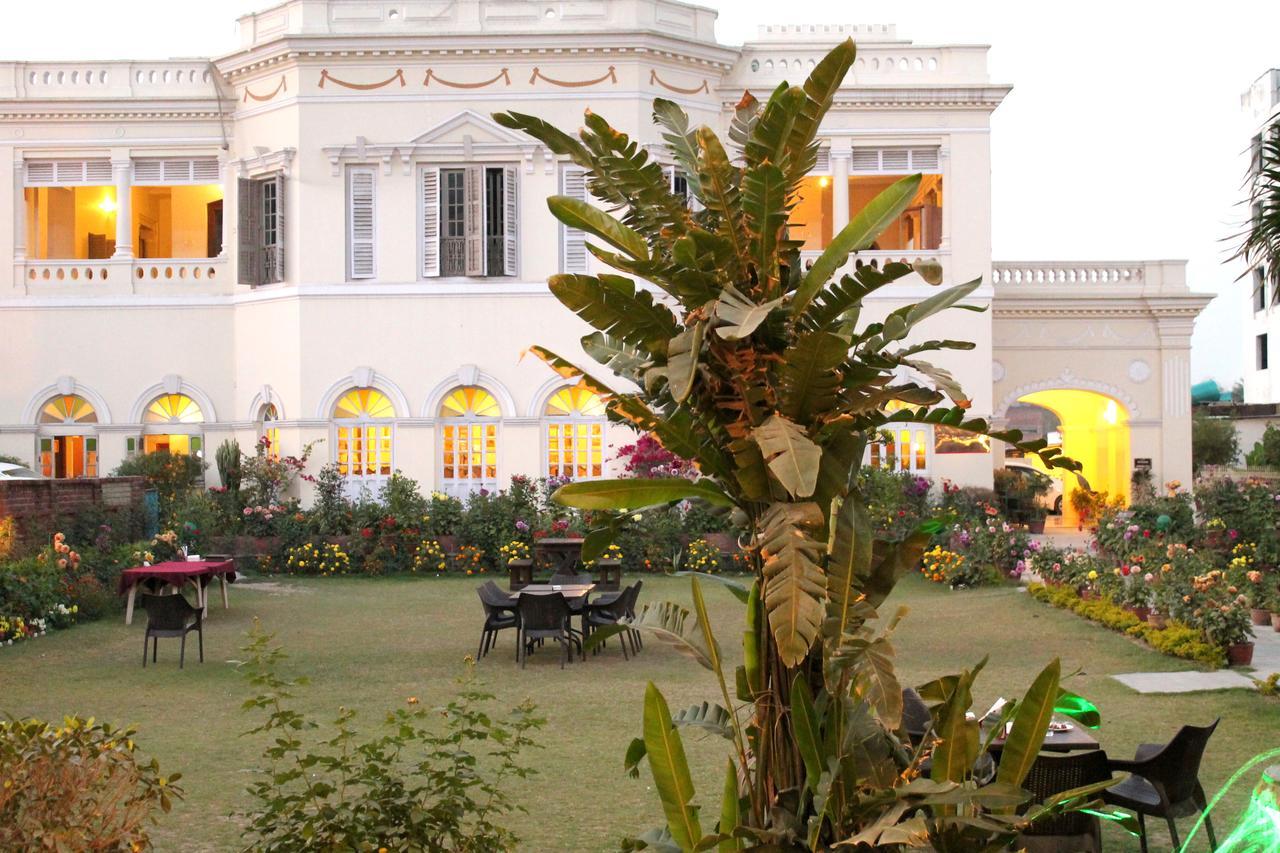 Hotel Surya, Kaiser Palace Варанаси Экстерьер фото